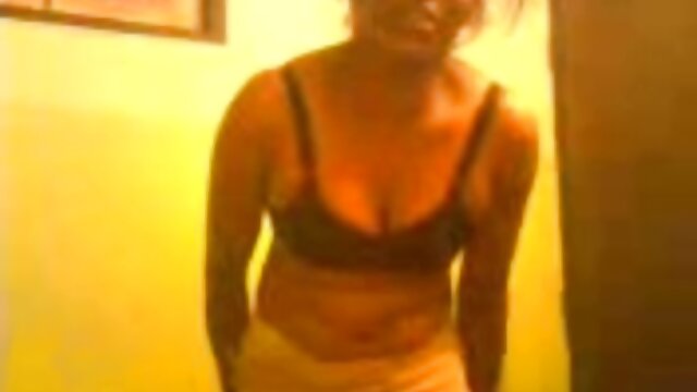 Nuostabus :  Brunetė mokytoja stipriai supyksta jos vėpla mokinio ir jai tai patinka Suaugusiųjų video 