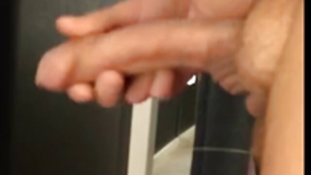 Nuostabus :  Šis tatuiruotas jauniklis nori būti pakliuvom į šoną Suaugusiųjų video 