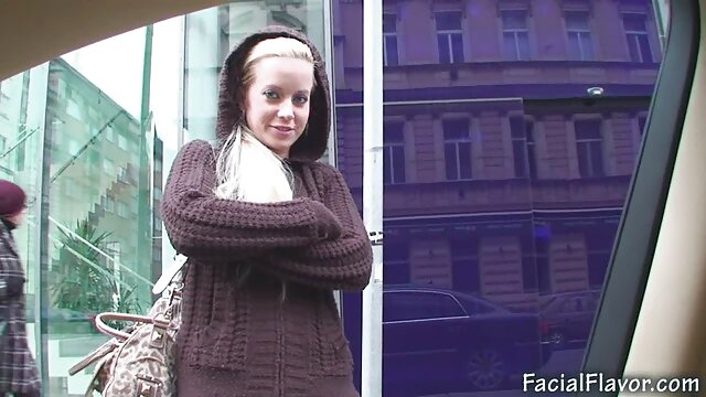 Nuostabus :  Sumanūs berniukų filmai POV susitikime su juodaplaukiu GF Suaugusiųjų video 
