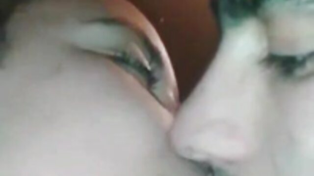 Nuostabus :  Seksuali draugė giliai gerklę ir daro tai analitiškai kaip jos sapne Suaugusiųjų video 