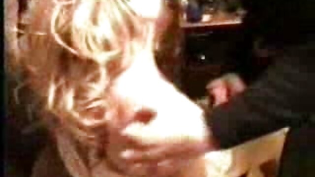 Nuostabus :  Smulkutę šviesiaplaukę Samantha Rone sumušė smeigė Suaugusiųjų video 