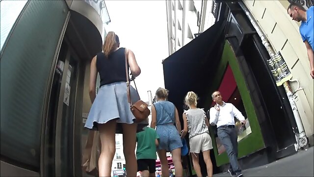 Nuostabus :  Kariaujantys kaimynai santykius gerina neįtikėtinu svingerių seksu Suaugusiųjų video 