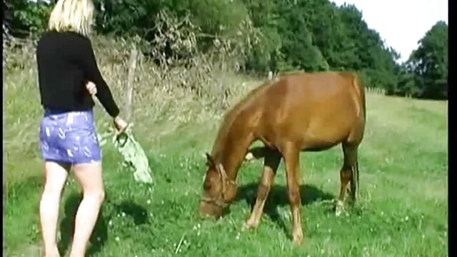 Nuostabus :  Geras masažas yra masažas, kurio metu karštas smeigtukas gręžia užpakalį. Suaugusiųjų video 