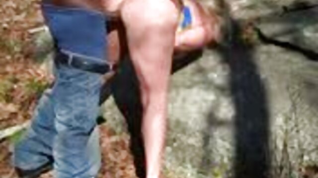Nuostabus :  Pornožvaigždė jau nuoga, todėl atėjo vyro eilė ją pratinti Suaugusiųjų video 