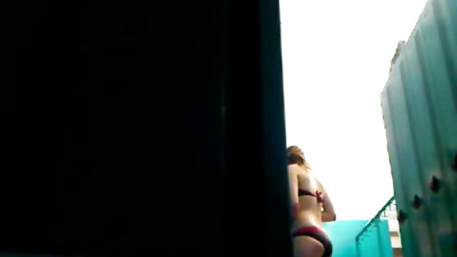 Nuostabus :  Begėdis vyras dulkina simpatišką šviesiaplaukę podukrą mažais papais Suaugusiųjų video 