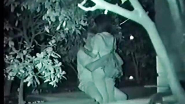 Nuostabus :  Rytietiška mergina tokia niekšiška, kad draugas ją nulaižo Suaugusiųjų video 