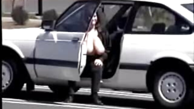 Nuostabus :  Japonę suriša ir skriaudžia du iškrypę vaikinai Suaugusiųjų video 